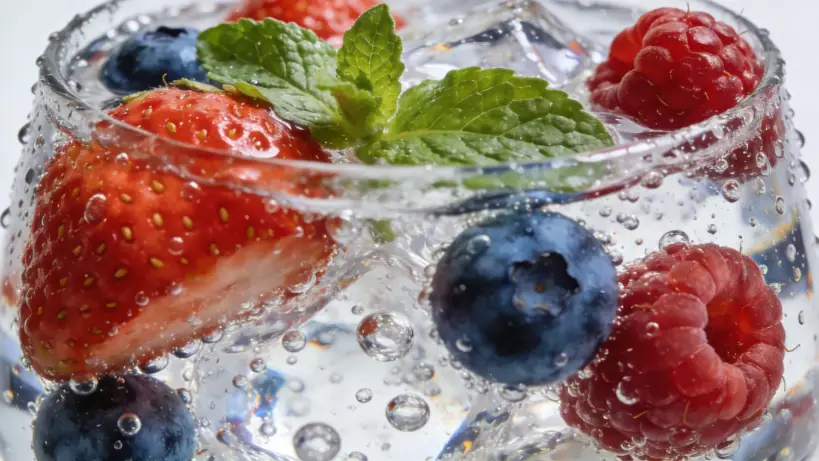 7 Science-Backed Benefits of Eating Berries Every Day